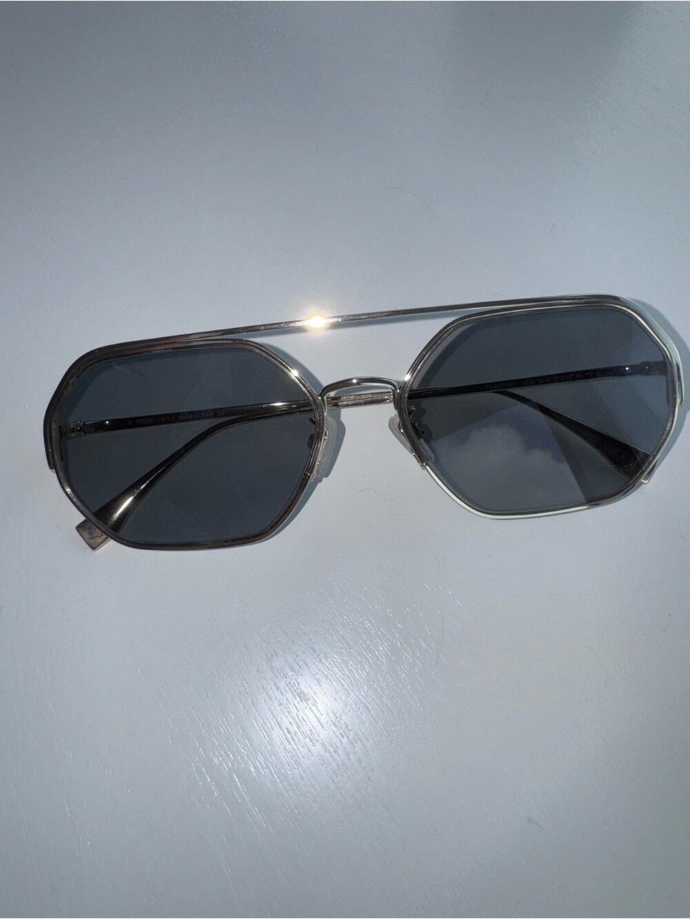 Fendi FE40039U 10A Gold Geometric Sunglasses Gray Lenses Made in Italy